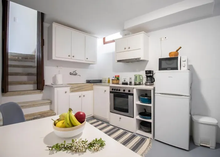 Platsa's House Aperathos