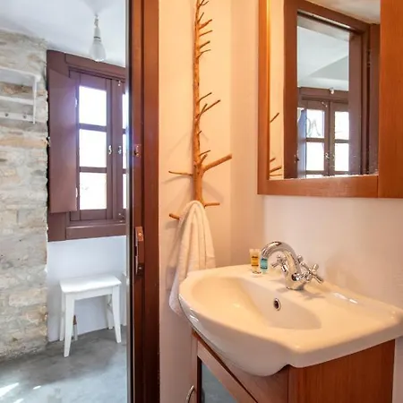 Platsa's House Апартаменты Aperathos