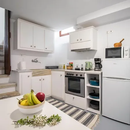 Platsa's House Aperathos